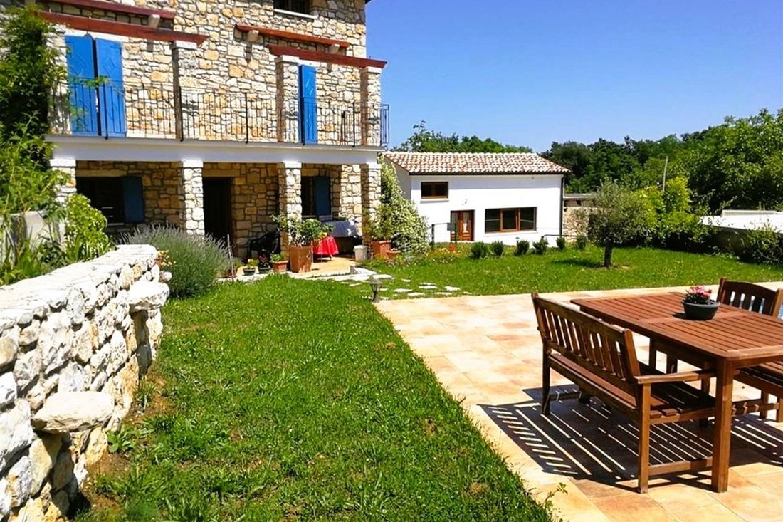 Villa in Santalezi, Istria County, Croatia 1 - 13811538