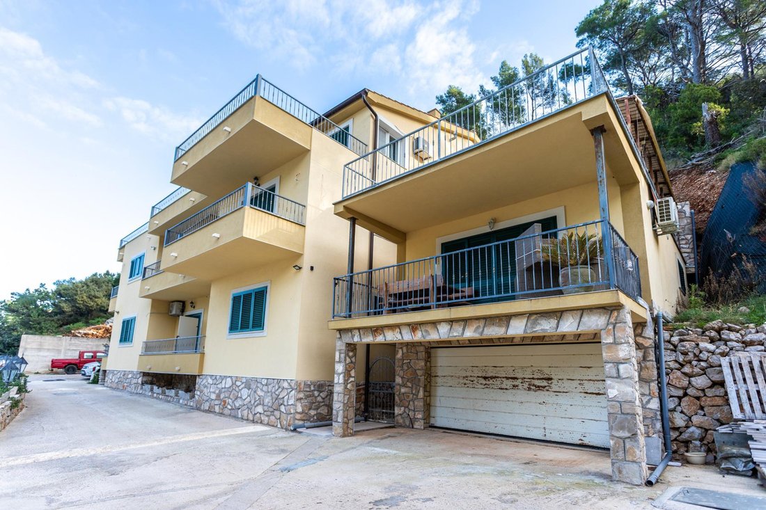 Villa in Bogomolje, Split-Dalmatia County, Croatia 1 - 13809152