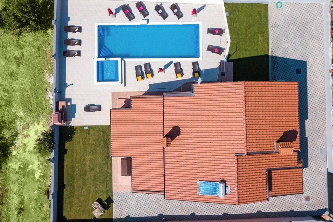 Villa in Grad Pula, Istria County, Croatia 2 - 13811024