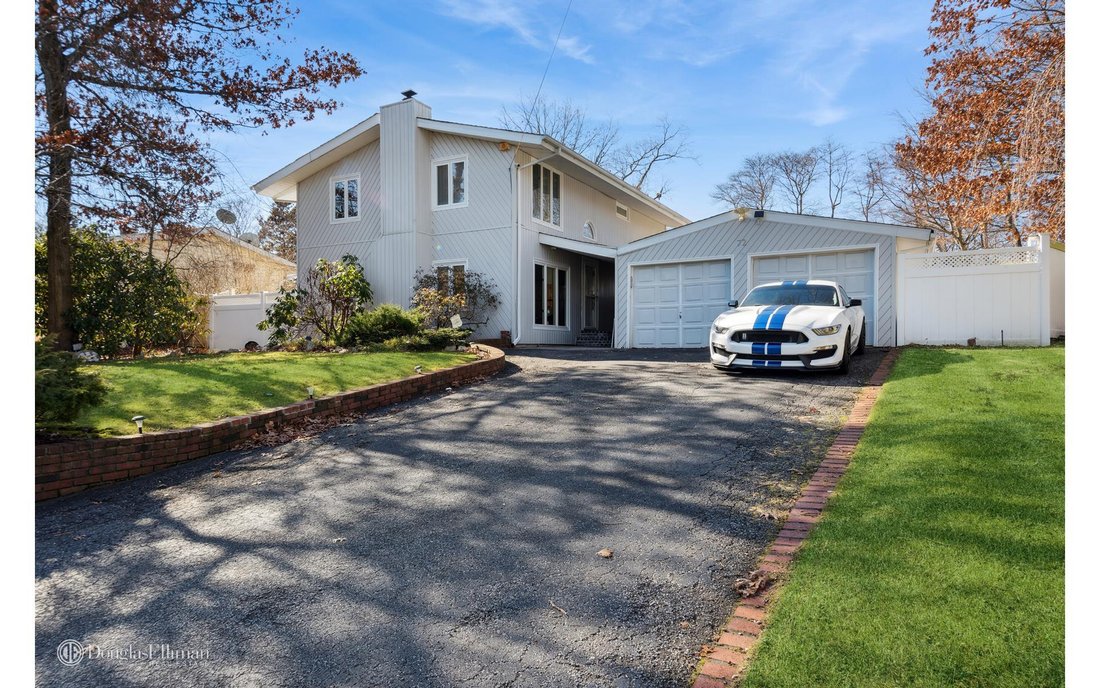 House Commack In Commack, New York, United States For Sale (13779643)