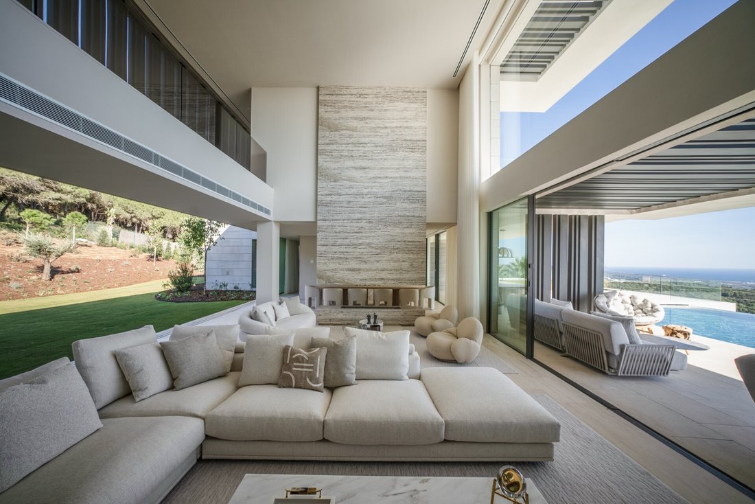 Villa in Sotogrande, San Roque, Andalusia 2 - 13796451