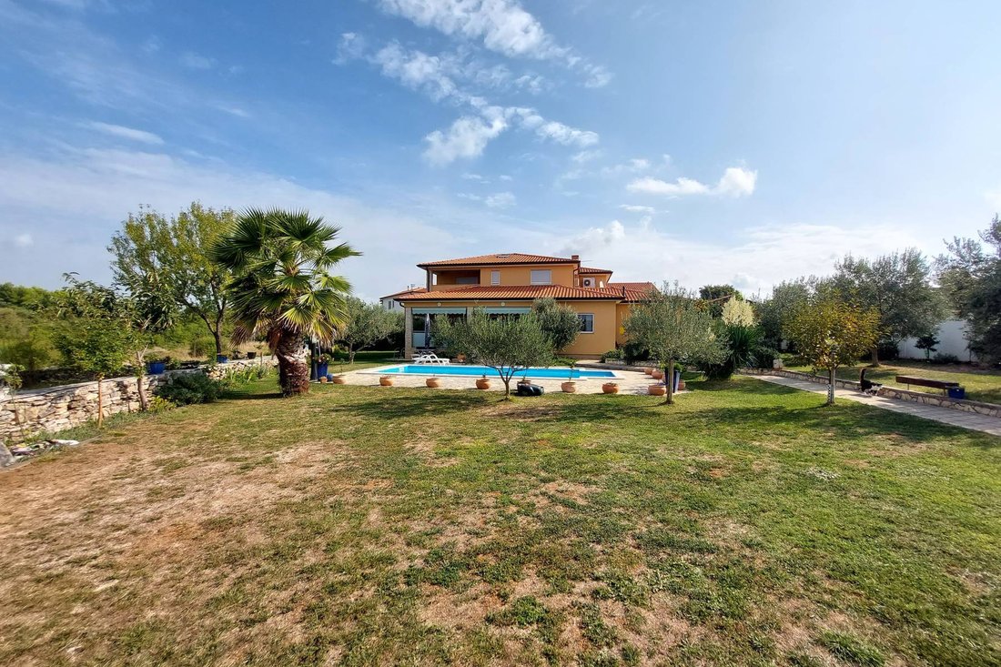 Villa in Galizana, Istria County, Croatia 2 - 13811189