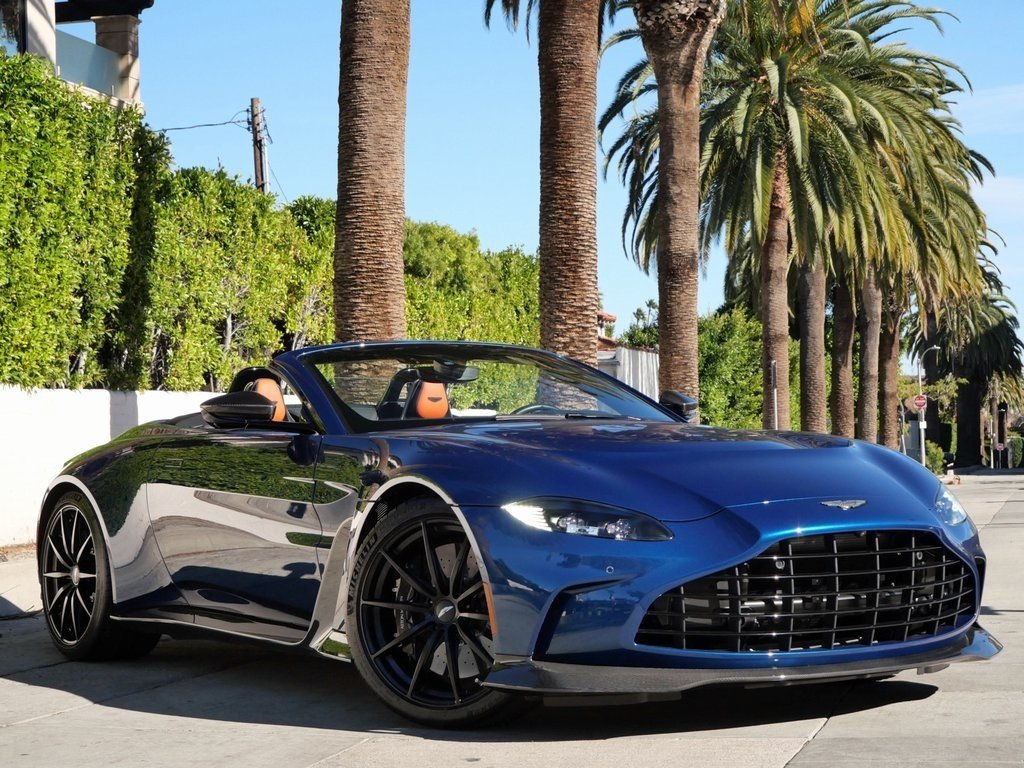 aston martin cabriolet 2023