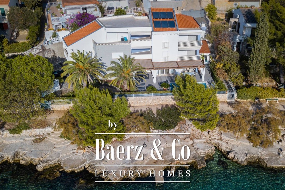 Villa en Okrug Gornji, Split-Dalmacia, Croacia 3 - 13408552