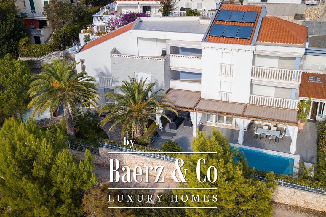 Villa en Okrug Gornji, Split-Dalmacia, Croacia 2 - 13408552