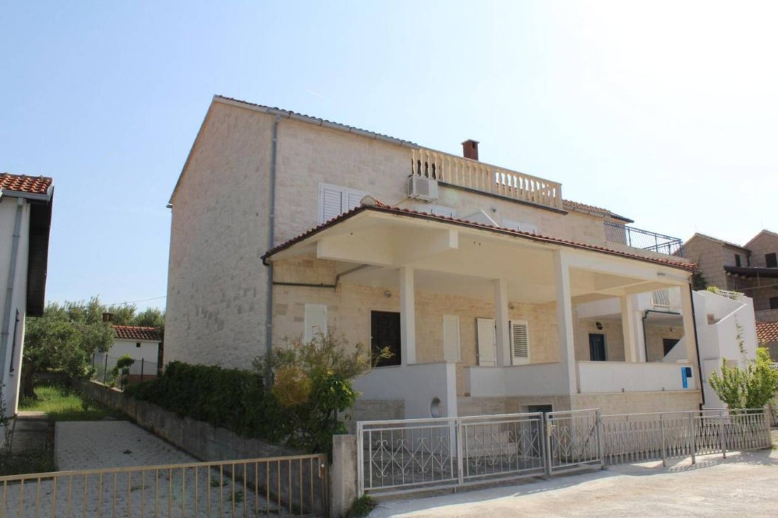 Villa in Splitska, Split-Dalmatia County, Croatia 1 - 13811075