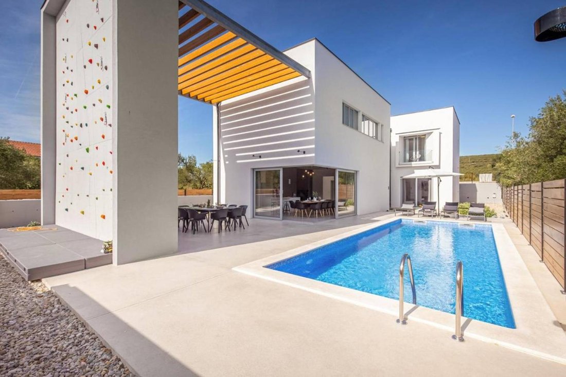 Villa in Sveti Filip i Jakov, Zadar County, Croatia 1 - 13812072