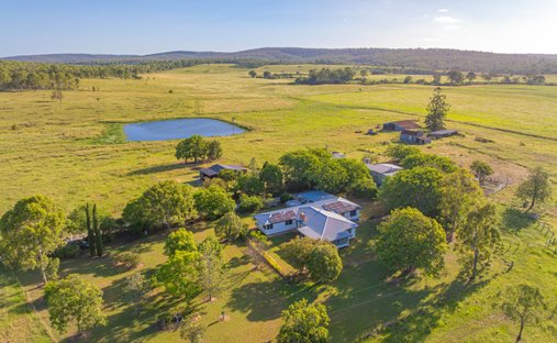 Lujo casas de campo en venta en Cherbourg, Queensland, Australia en ...