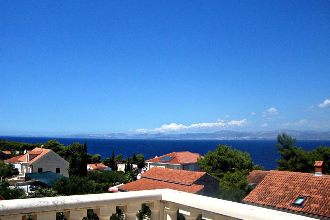 Villa in Splitska, Split-Dalmatia County, Croatia 3 - 13811075