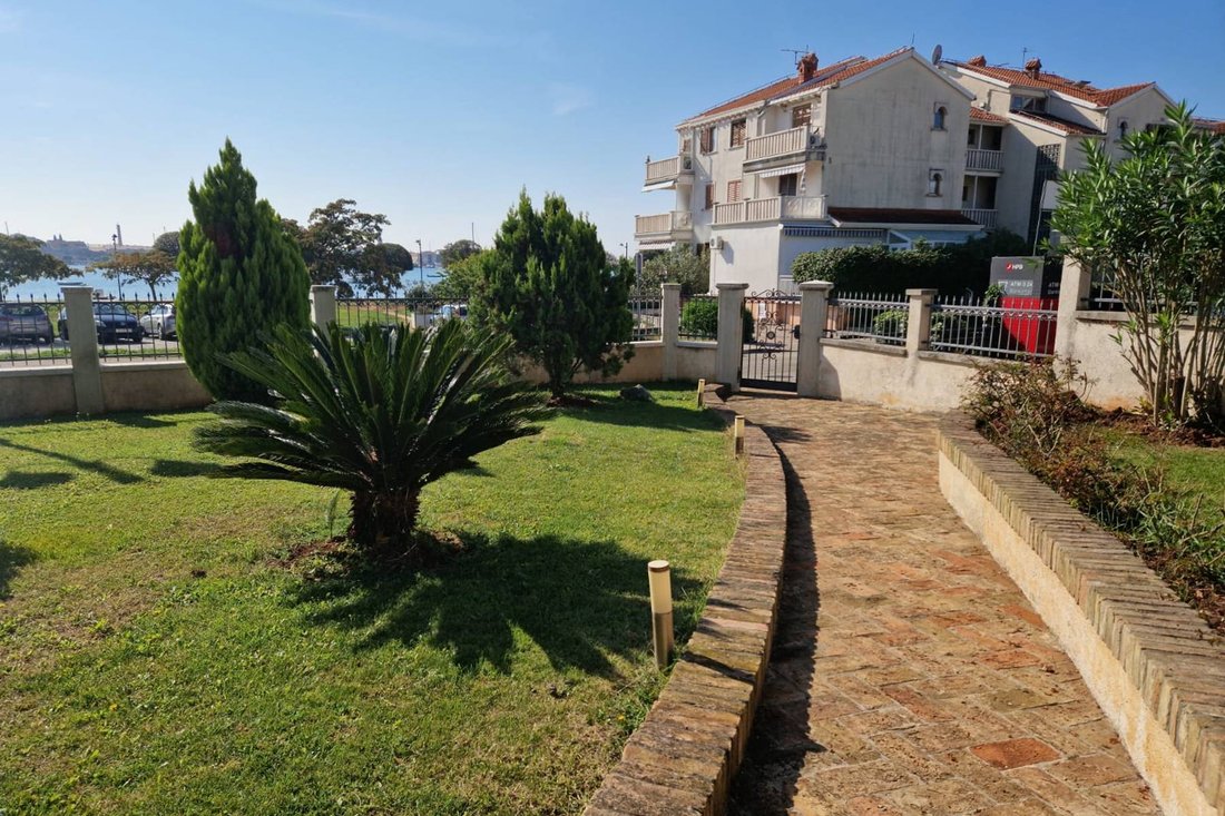 Villa in Umag, Istria County, Croatia 2 - 13809496