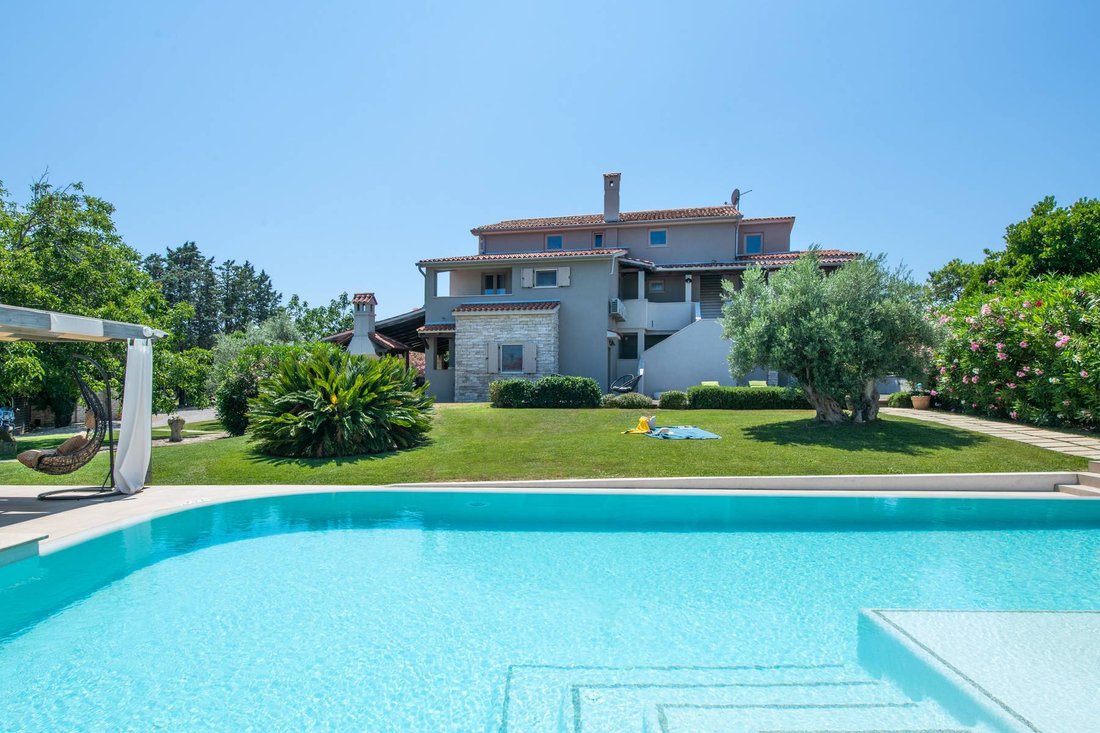 Villa in Liznjan, Istria County, Croatia 1 - 13809760