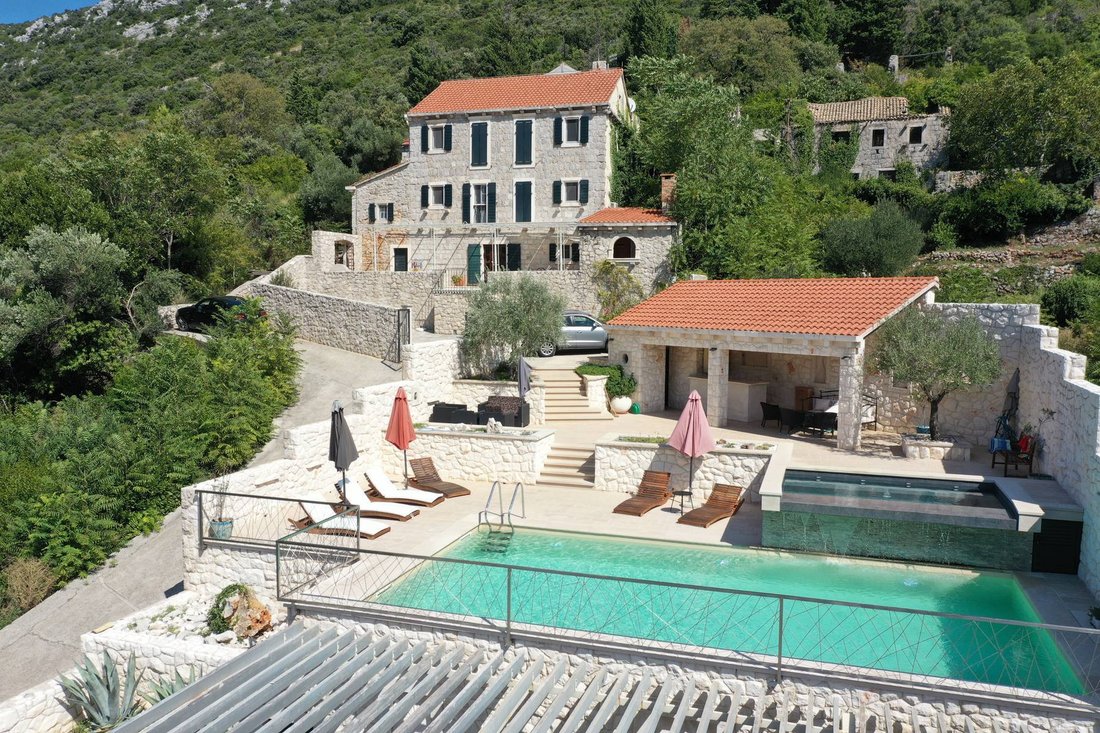 Villa in Gornja Vrucica, Dubrovnik-Neretva County, Croatia 1 - 13811212