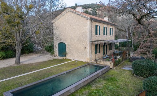 Luxury homes with cinema for sale in Bonnieux, Provence-Alpes-Côte d ...