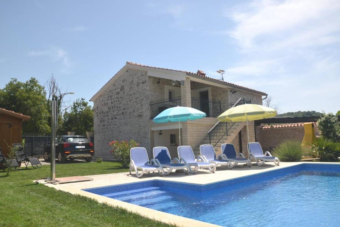 Villa in Valkarin, Istria County, Croatia 1 - 13810429