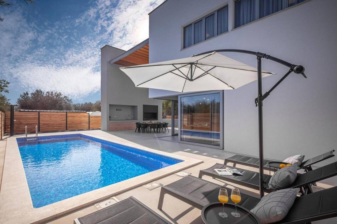 Villa in Sveti Filip i Jakov, Zadar County, Croatia 3 - 13812072
