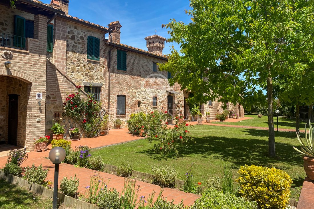 Finca en Castiglione del Lago, Umbría, Italia 2 - 11409839