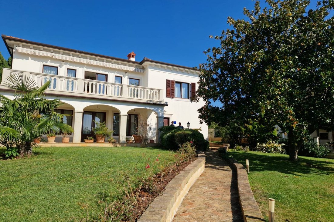 Villa in Umag, Istria County, Croatia 1 - 13809496
