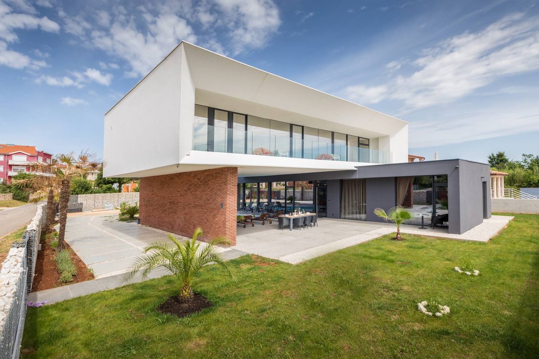 Villa in Liznjan, Istria County, Croatia 4 - 12667618