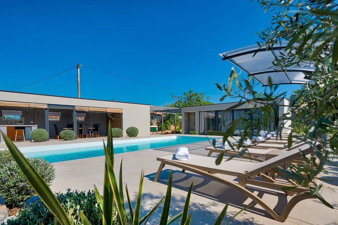 Villa in Rakalj, Istria County, Croatia 2 - 13811540