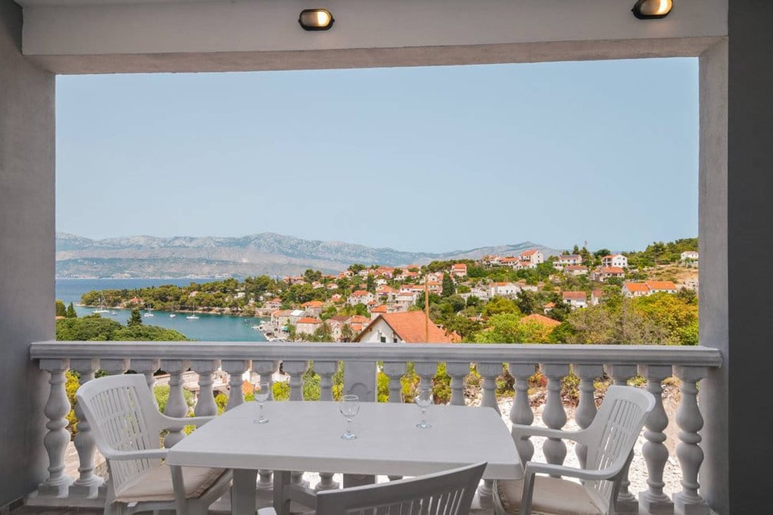 Villa in Splitska, Split-Dalmatia County, Croatia 1 - 13812169
