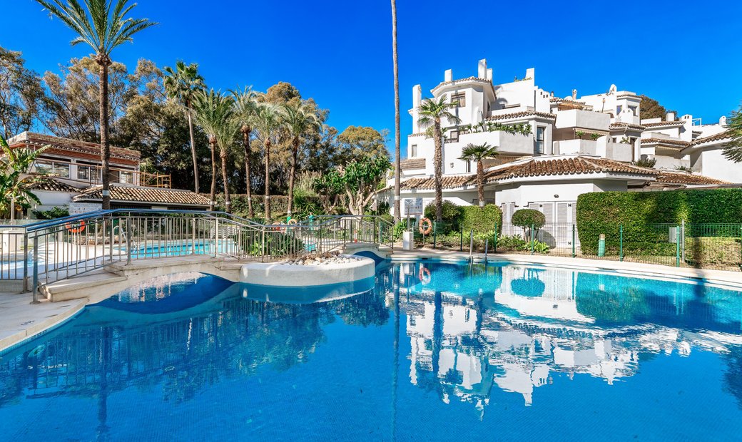 First Line Beachc Apartment In Elviria With Garden In Marbella