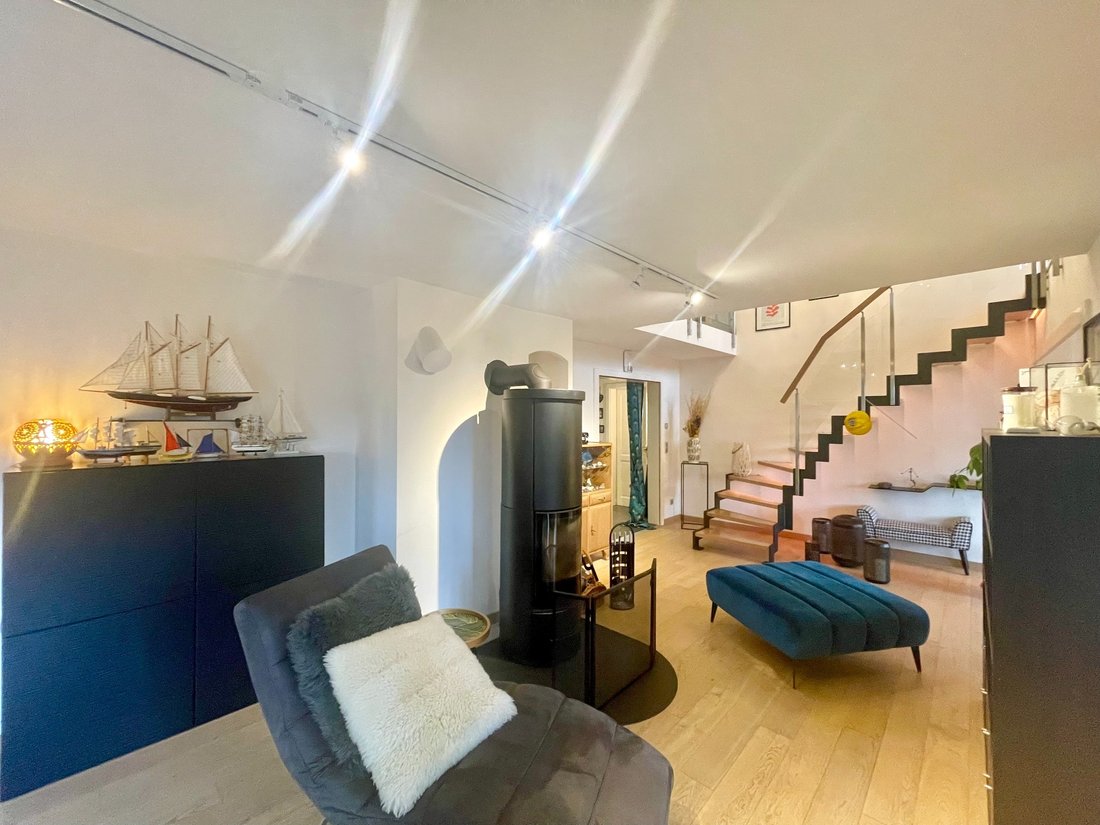 Recently Renovated House On 1177 Sqm In Sauverny, Auvergne Rhône Alpes