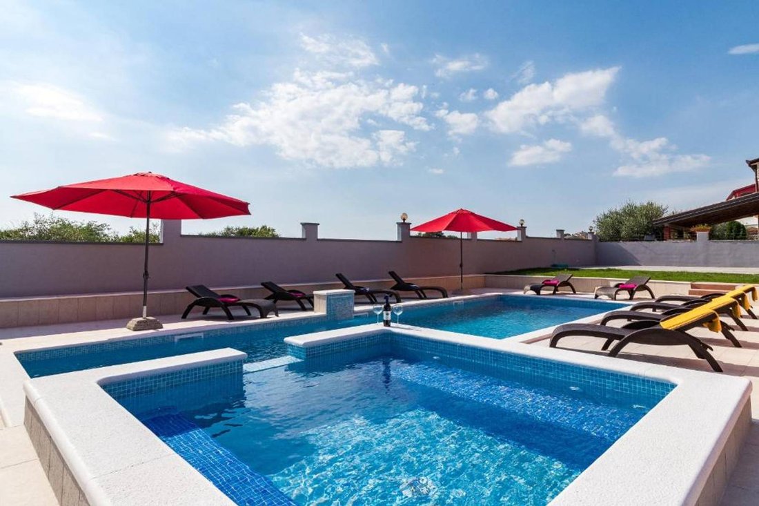 Villa in Grad Pula, Istria County, Croatia 4 - 13811024