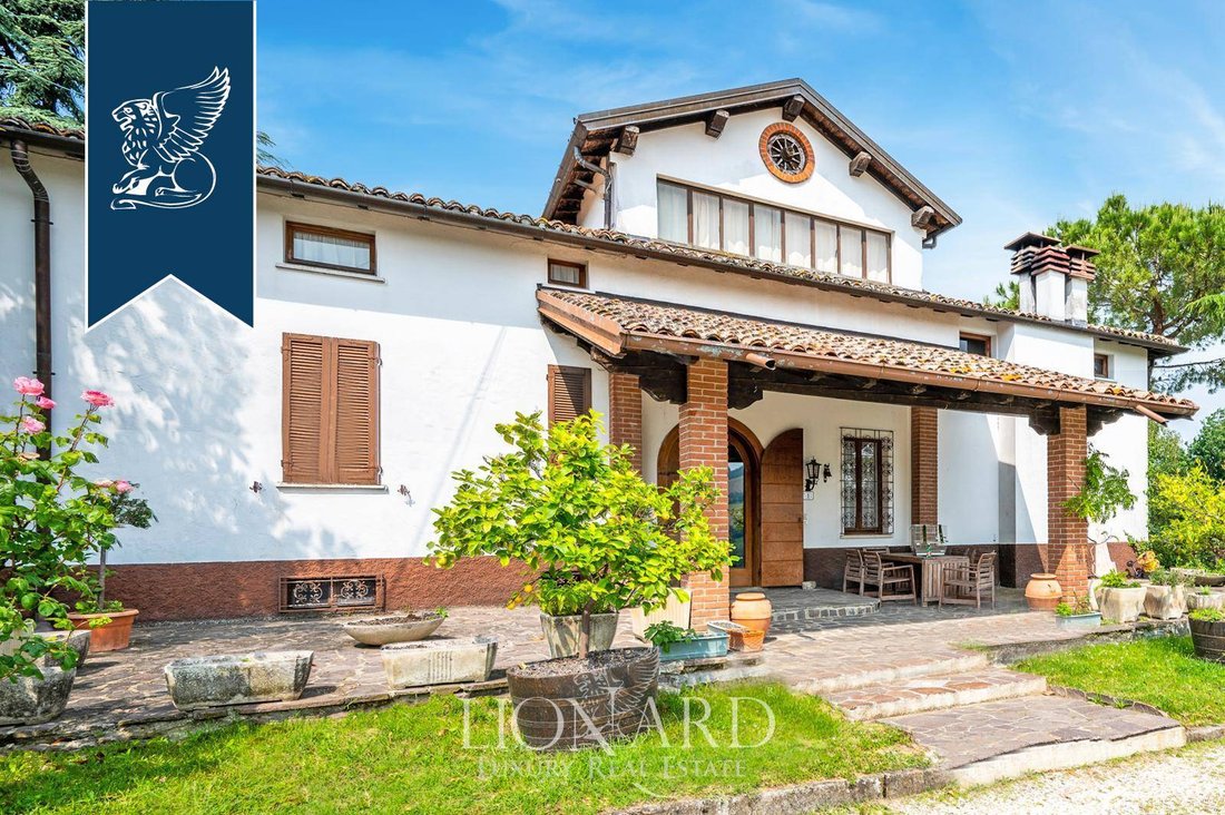 Villa in Pianello Val Tidone, Emilia-Romagna, Italy 1 - 13250690