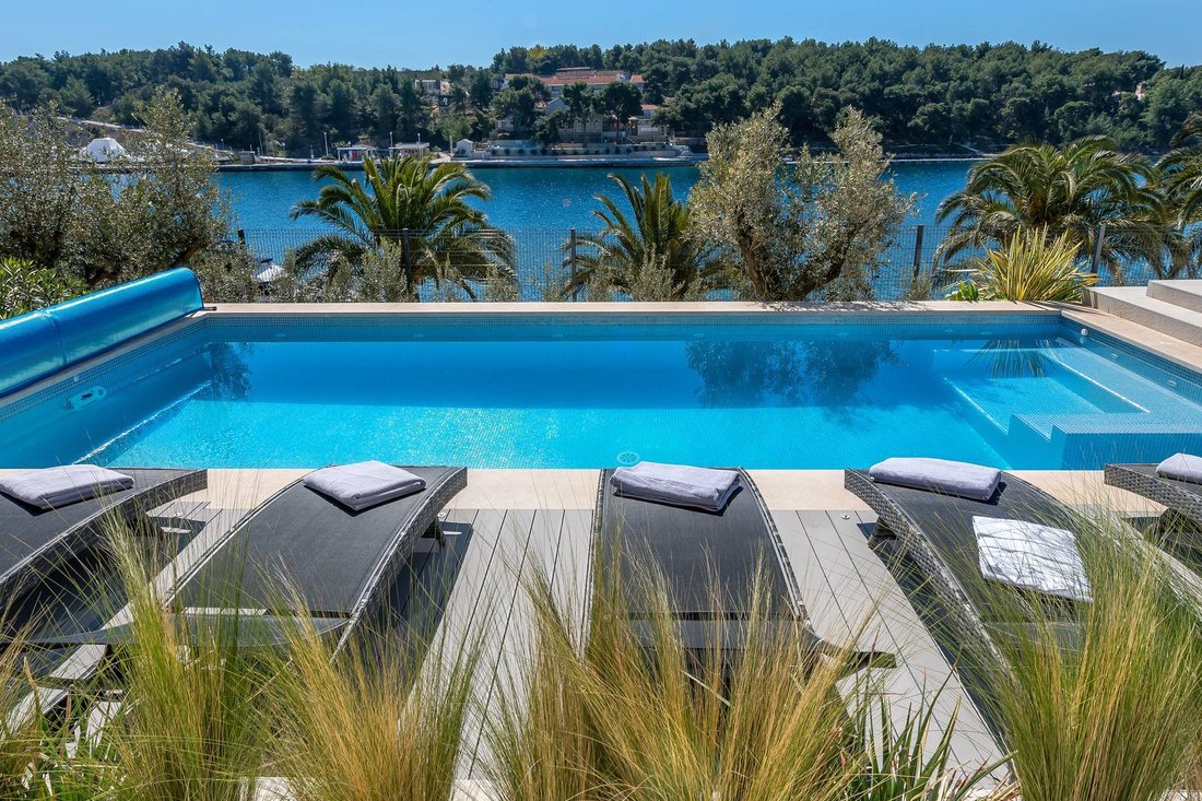 Villa in Milna, Split-Dalmatia County, Croatia 2 - 13812109