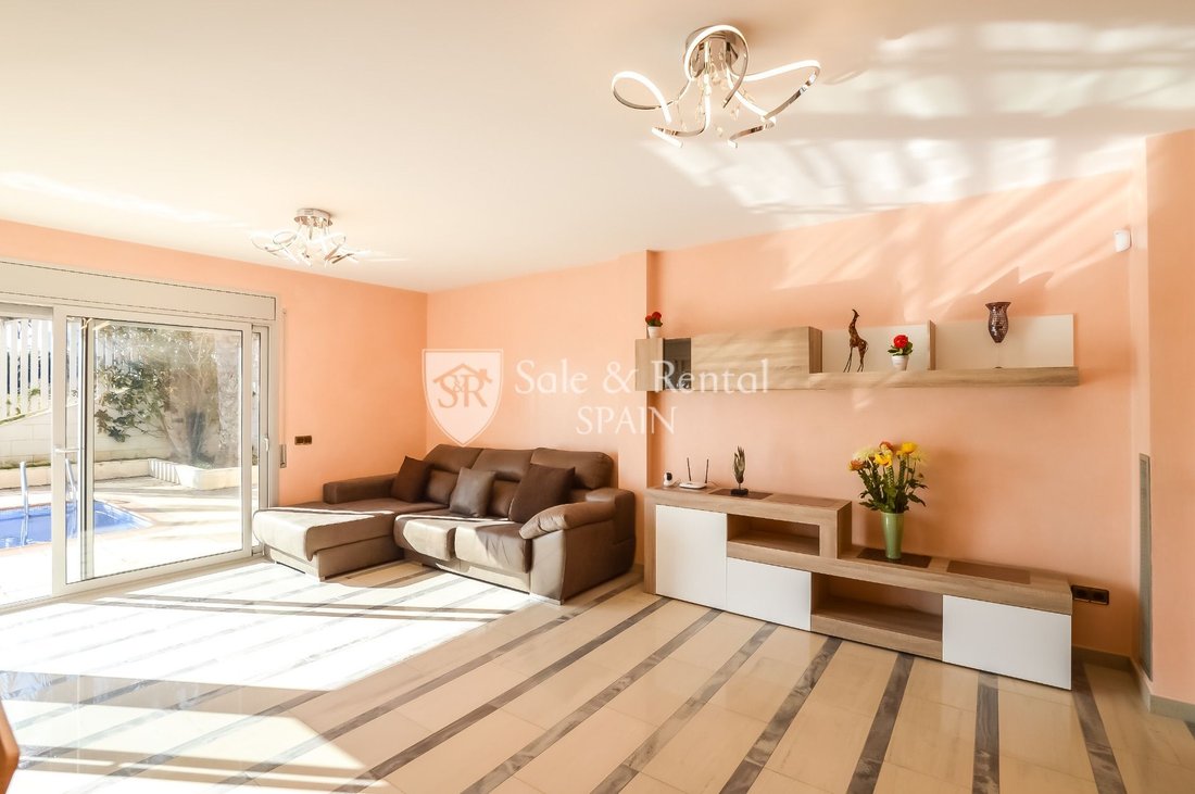 Chalet in Lloret de Mar, Catalonia, Spain 4 - 13807609