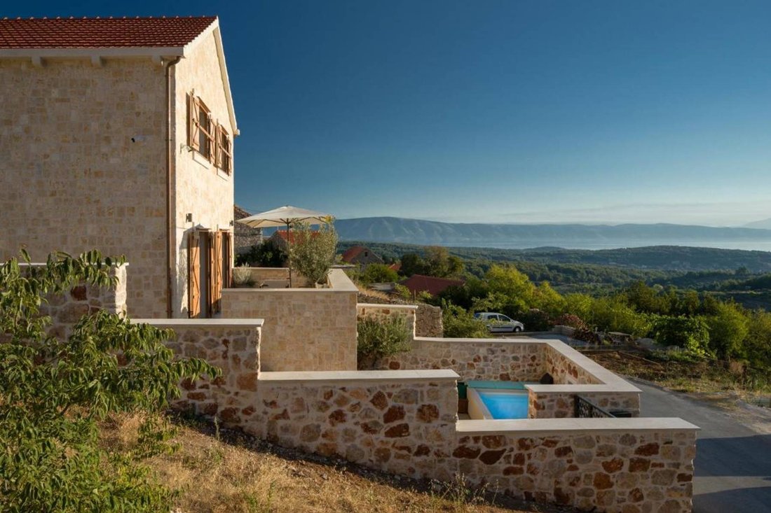 Villa in Jelsa, Split-Dalmatia County, Croatia 1 - 13811594