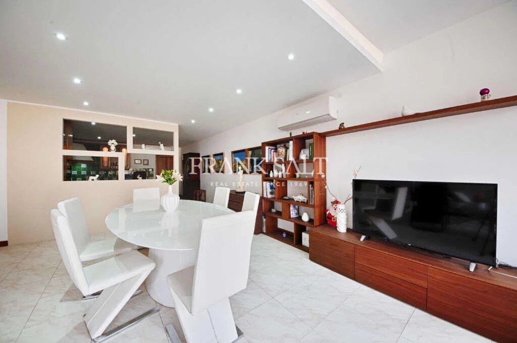 St. Angelo Mansions, Waterfront Apartment In Birgu, Malta For Sale