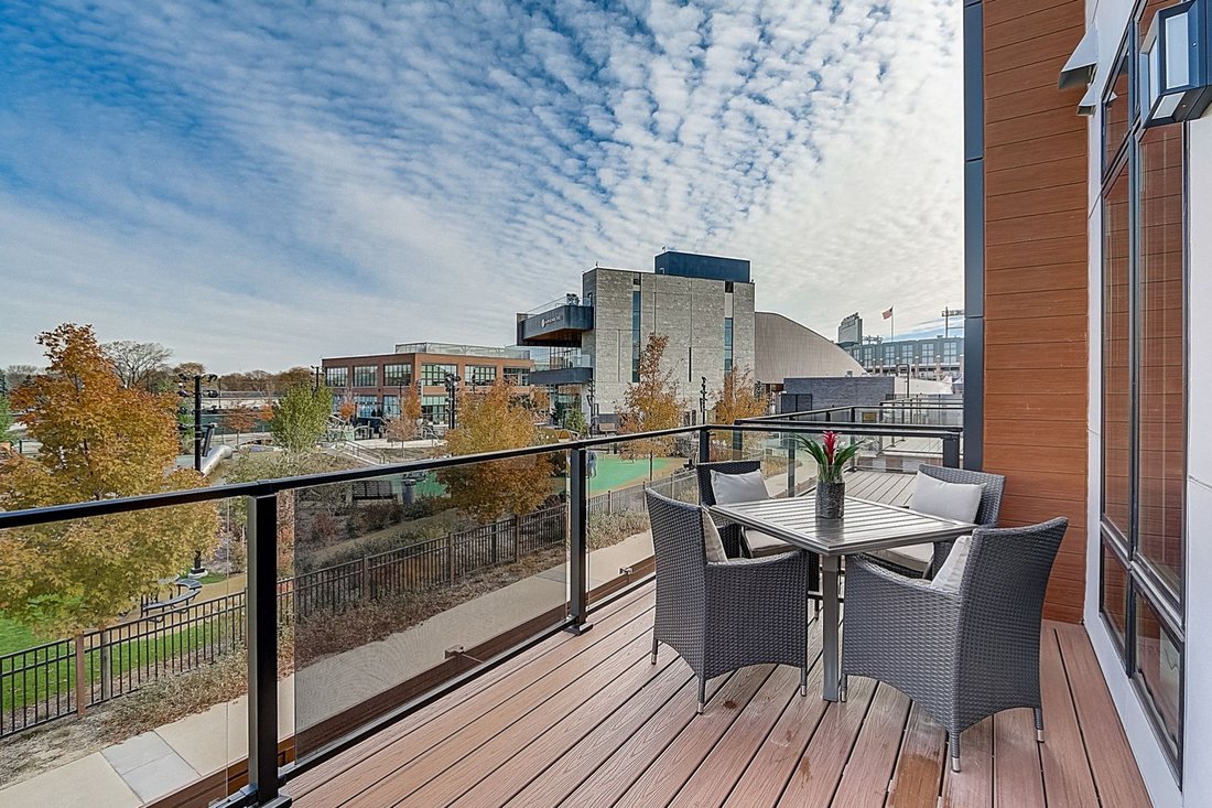 Live Steps From The Historic Lambeau In Ashwaubenon, Wisconsin, United