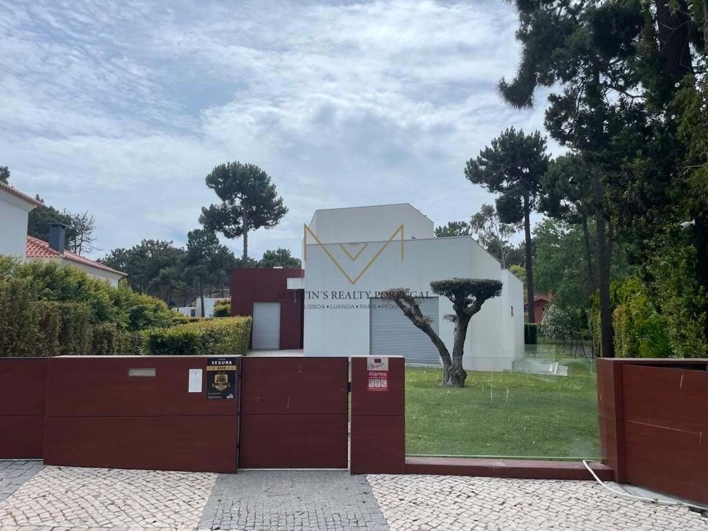 Luxury 5 Bedroom Villa For Sale In Almada, Setubal, Portugal For Sale ...