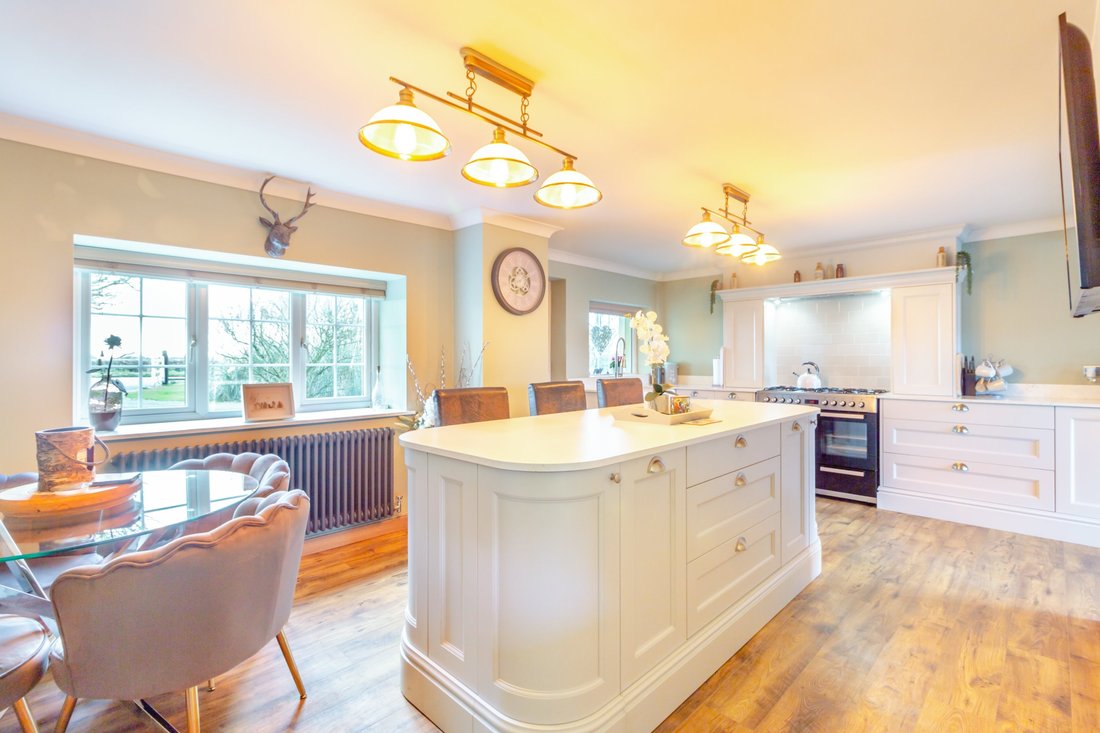 4 Bedroom Detached House For Sale In Magor, In Caldicot, Wales, United