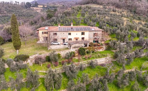 Country House in Lamporecchio, Tuscany, Italy 1