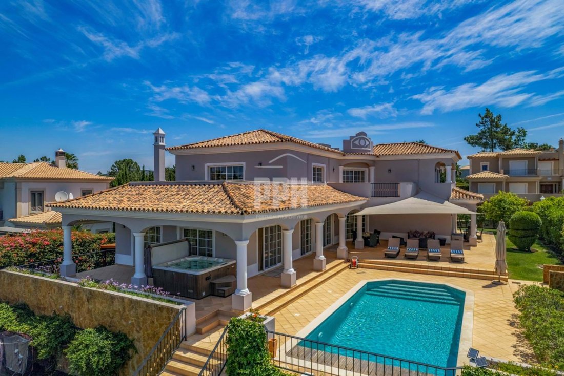 Villa in Vilamoura, Quarteira, Algarve 2 - 13812611