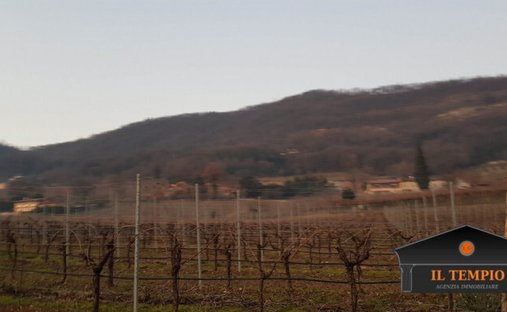 Maison à San Valentino, Vénétie, Italie 1
