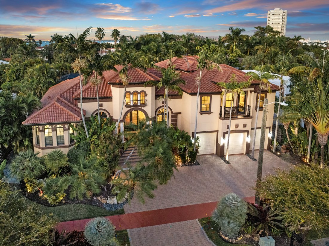 Luxurious Home In St. Armands Sarasota In Sarasota, Florida, United