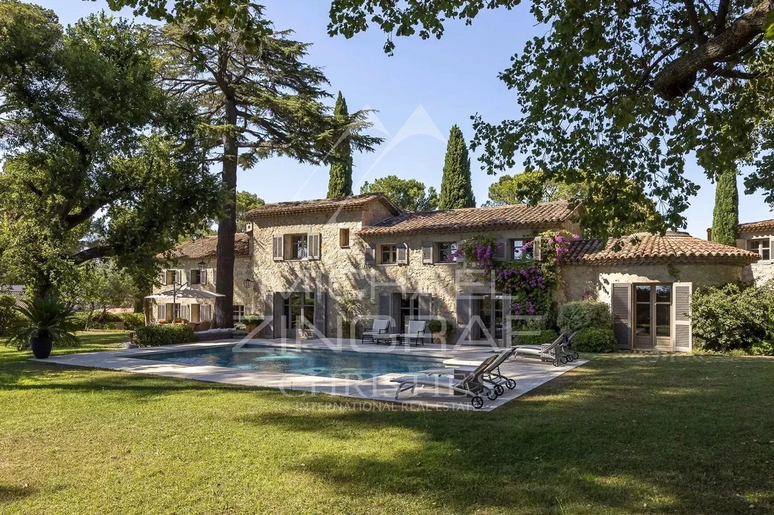 Villa in Mougins, Provence-Alpes-Côte d'Azur, France 3 - 13815362