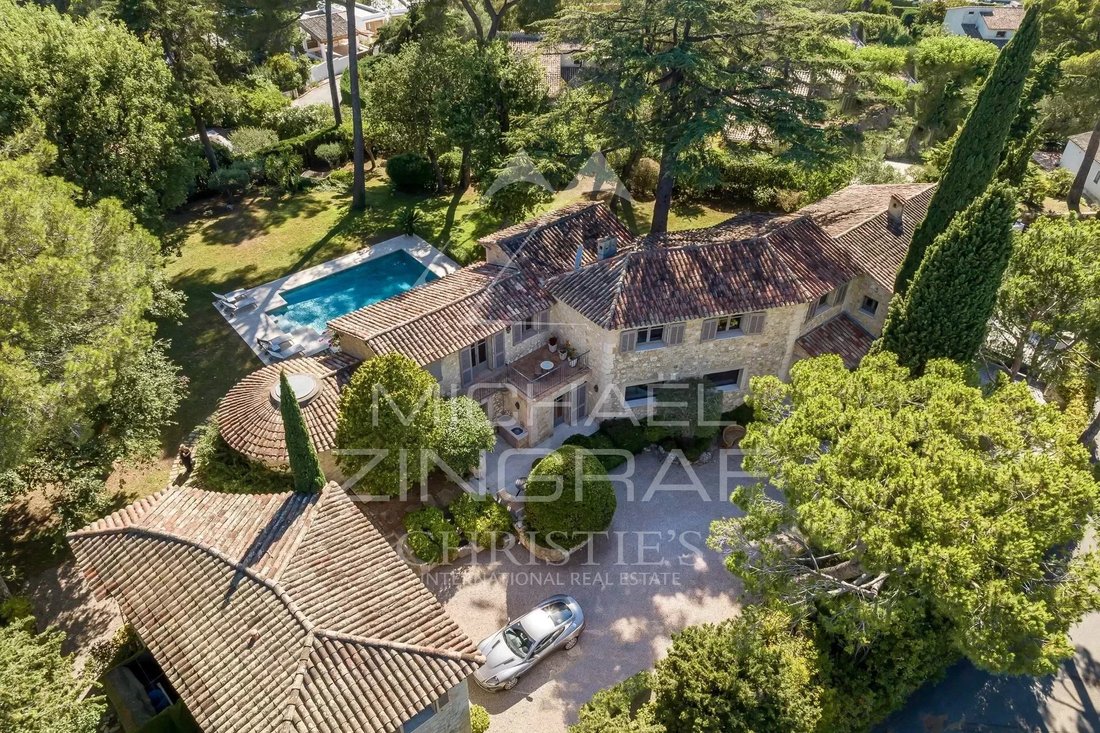 Villa in Mougins, Provence-Alpes-Côte d'Azur, France 2 - 13815362