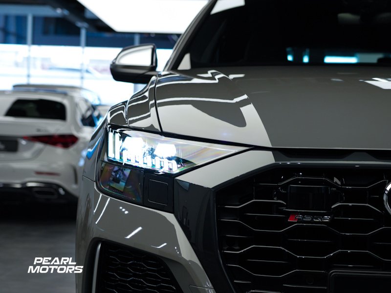 Suv in Dubai, Dubai, United Arab Emirates 4 - 13817597