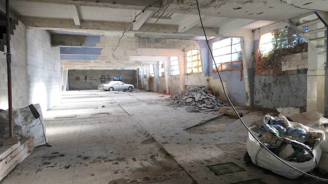 Albi Garage/Parking In Albi, Occitanie, France For Sale (13813299)