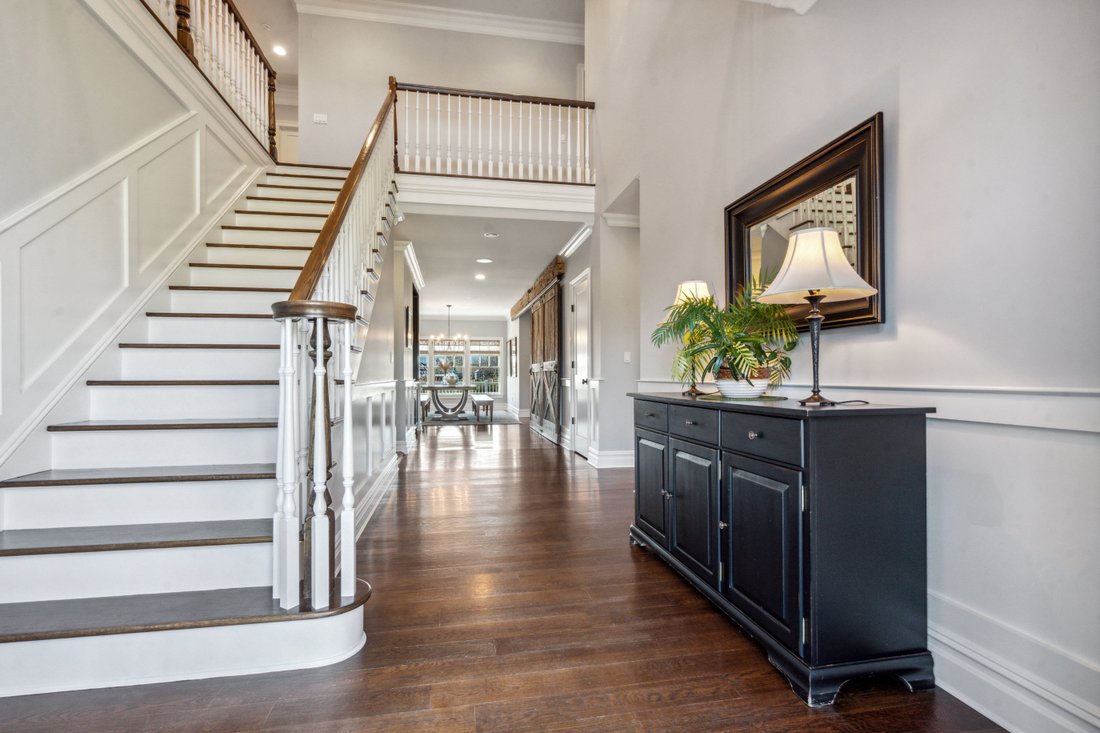 206 Secatogue Lane, West Islip, Ny 11795 In West Islip, New York