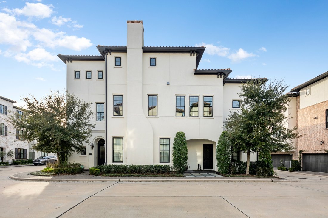 19 Southside Cir In Houston, Texas, United States For Sale (13813384)