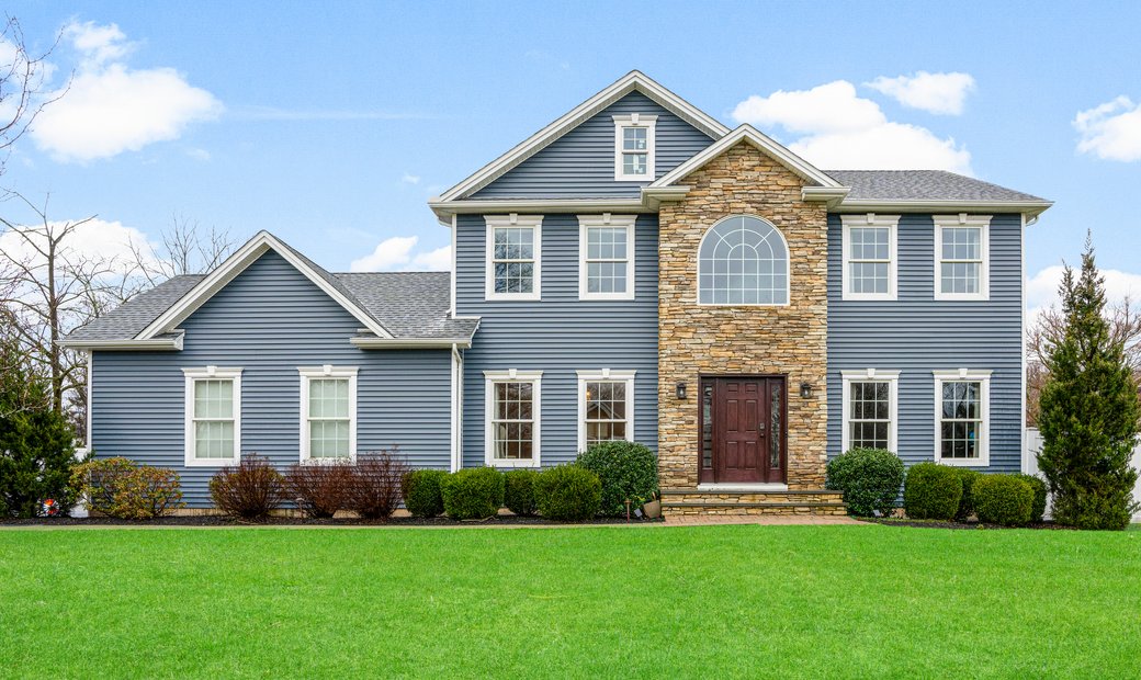 Modern And Elegant 4 Bedroom Colonial In Blauvelt, New York, United