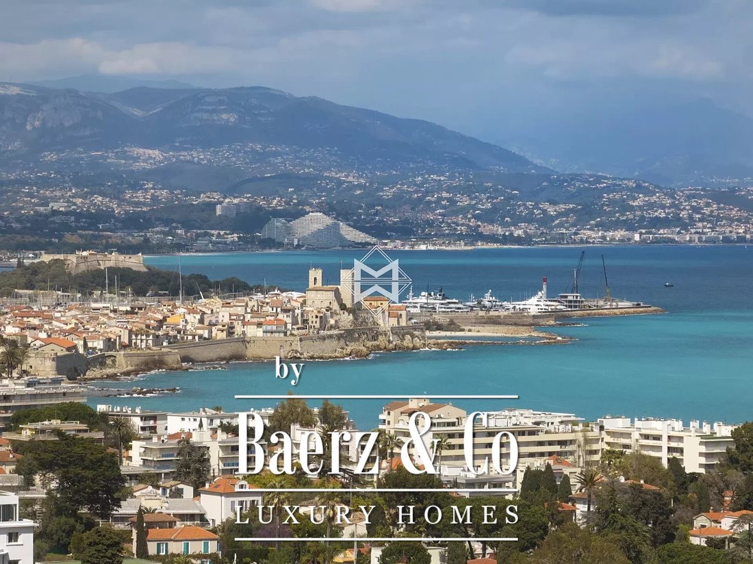 Splendid Property, Composed Of In Antibes, Provence Alpes Côte D'azur
