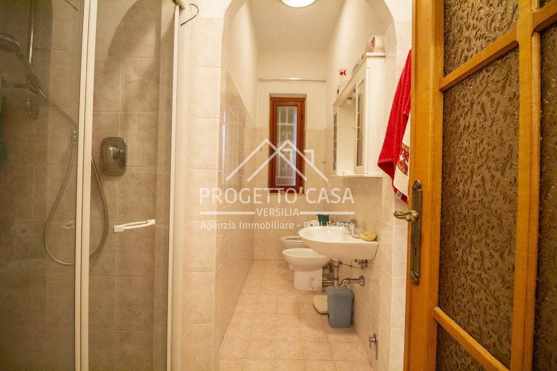 House in Viareggio, Tuscany, Italy 4 - 12744753