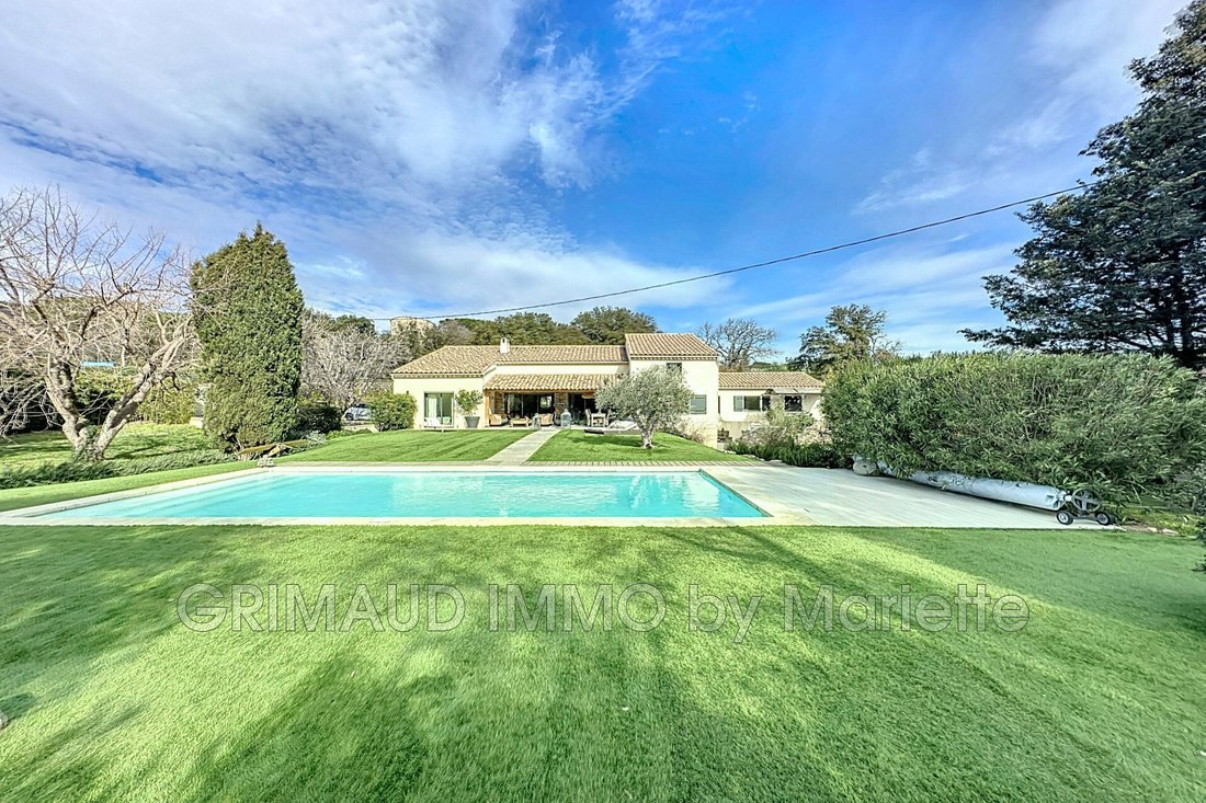 Villa in Le Plan-de-la-Tour, Provence-Alpes-Côte d'Azur, France 1 - 13709558
