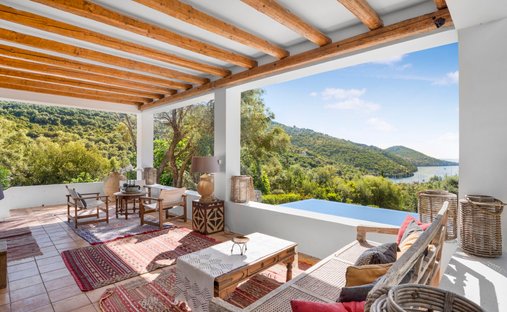 Villa en Eugirou, Apollonioi, Grecia 1